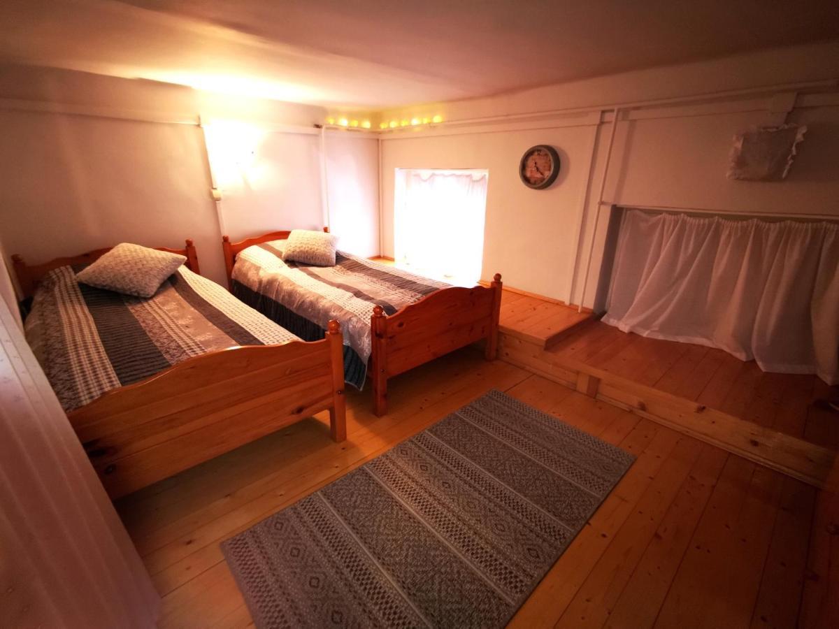 Belvarosi Vintage Apartman A Setaloutcan 米什科尔茨 外观 照片