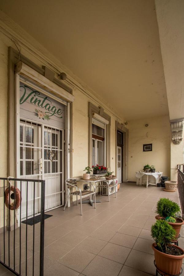 Belvarosi Vintage Apartman A Setaloutcan 米什科尔茨 外观 照片